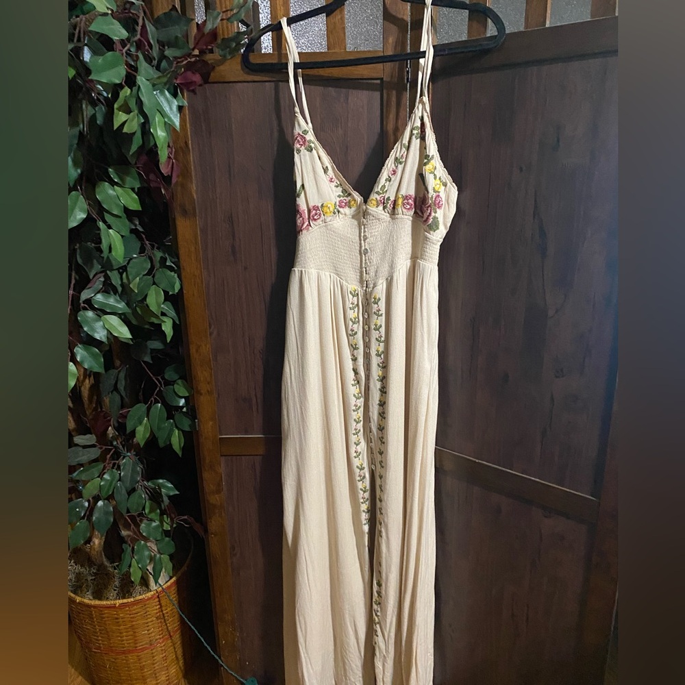 Forever 21 XL NWT Cream cotton with floral embroidery button down summer dress